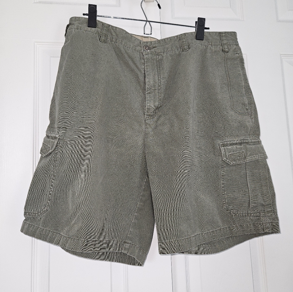 Men's Olive IZOD Cargo Shorts Sz 36